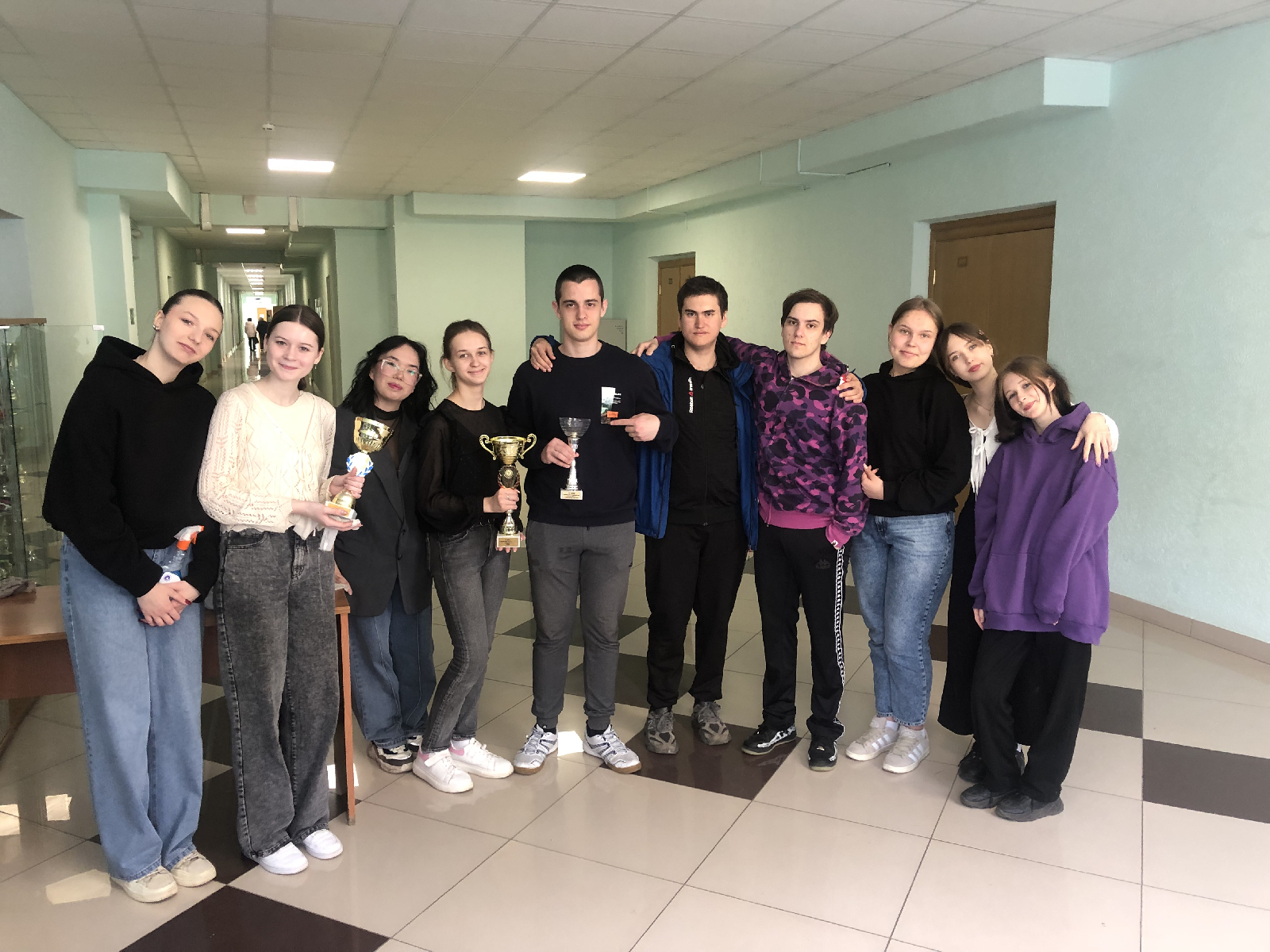 20 апреля 2024 года группа 23ИПО1 (куратор – проф. каф. ВИиО В.И. Шувалов) приняла участие в субботнике по уборке аудиторий 11 корпуса ПГУ и приведению в порядок прилегающей территории